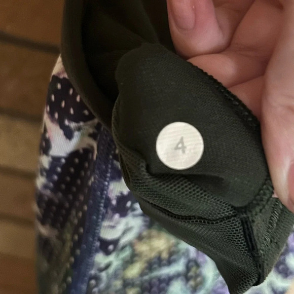 Lululemon Power Y Tank Lion Floral Sport White Multi / Gator Green Size 4 - Picture 7 of 7